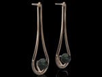 Aeglee earrings 18k rose gold with black pearl