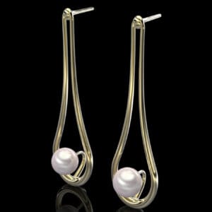 18k yellow gold earrings with a white pearl